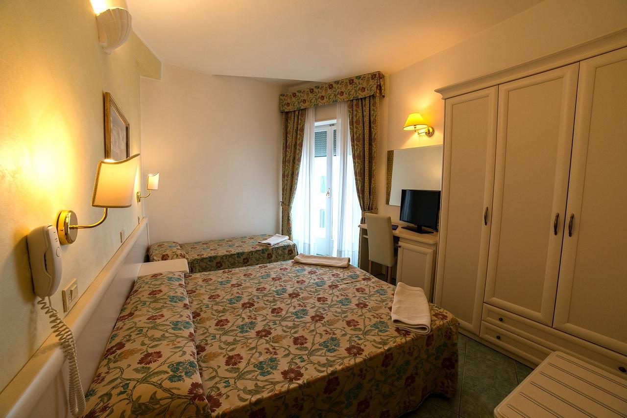 Hotel Nord Est Cattolica Exterior photo